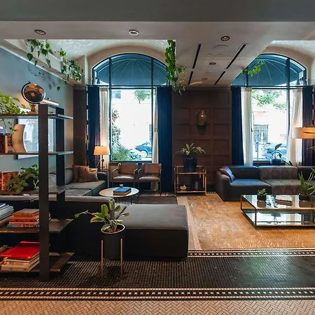 Dossier Hotel
